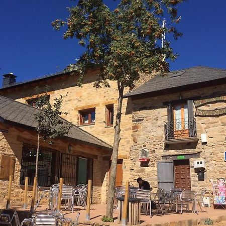 El Trasgu De Foncebadon Hotel Exterior photo